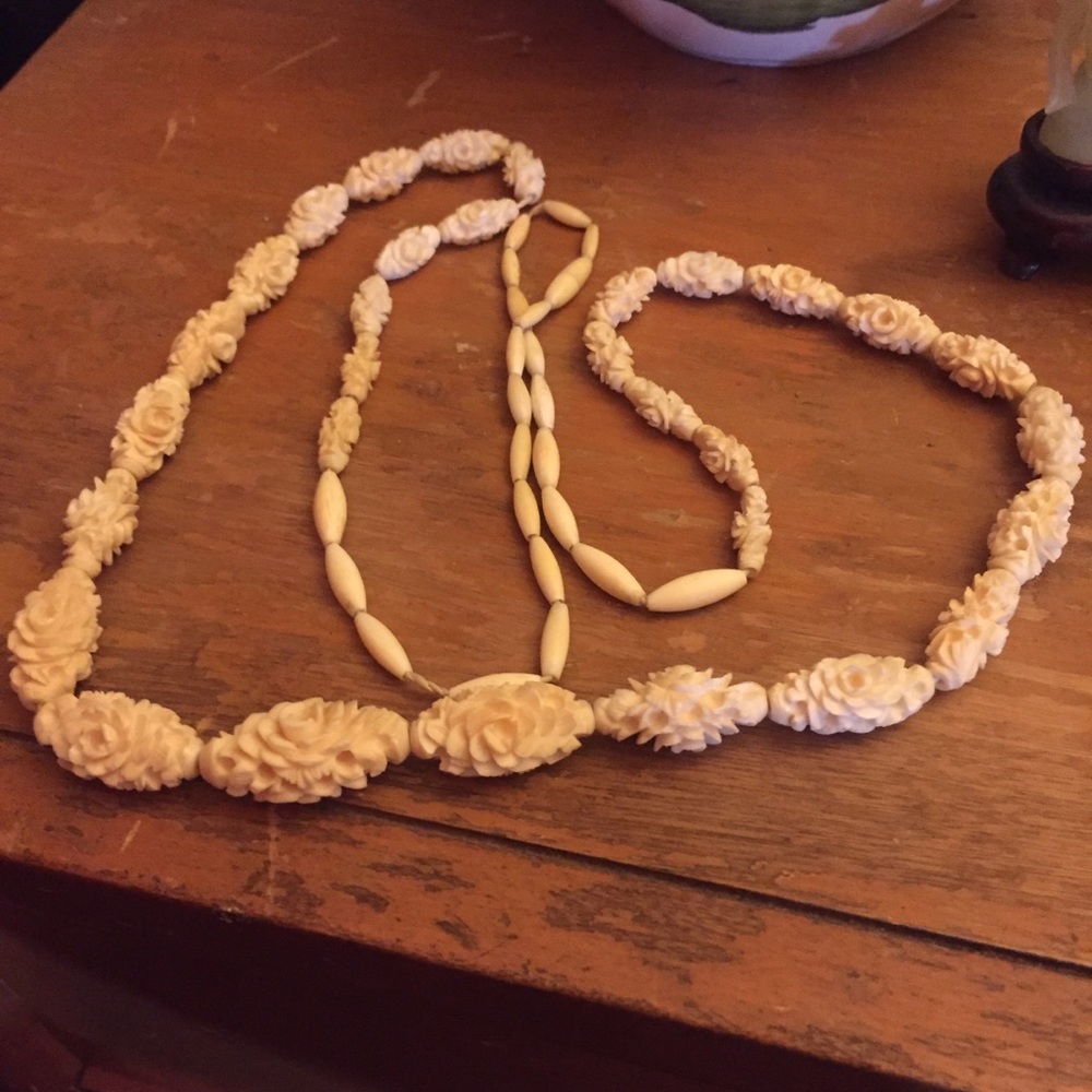 Beautiful hand crafted ivory necklace
